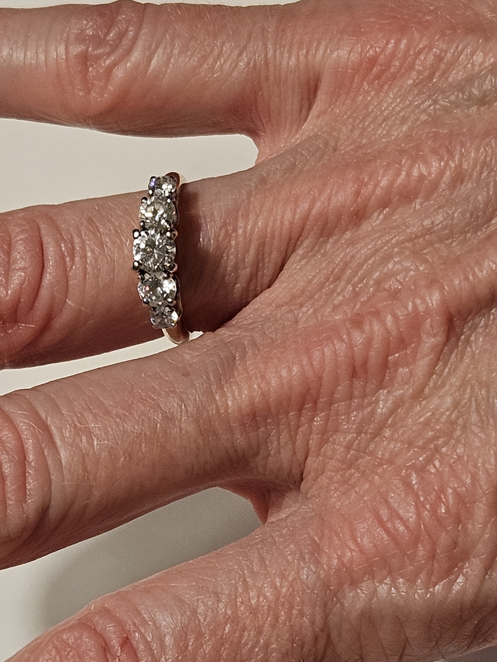 14k Gold 5-stone Graduated CZ Ring Size 7